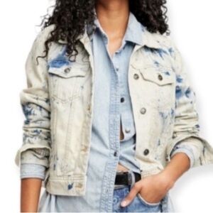 FREE PEOPLE RUMORS BLEACHED DENIM JACKET SIZE SMALL NWT
